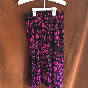 Women's Black & Fuchsia Abstract Print Midi Skirt